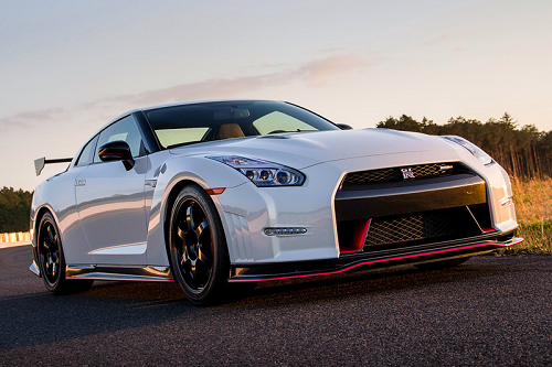 2014-nissan-gt-r-nismo-7.png
