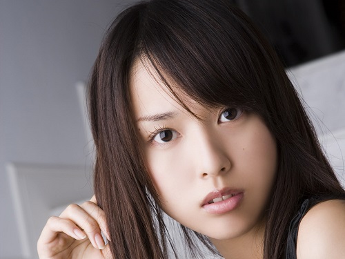 【朗報】戸田恵梨香のジュニアアイドル時代こんなエロい格好してたのかよwwwww（※画像あり）