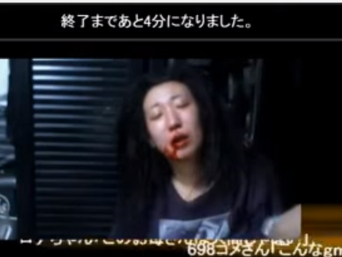 【衝撃】女ニコ生主母親に虐待暴行され流血しながらも放送する・・・（※動画あり）
