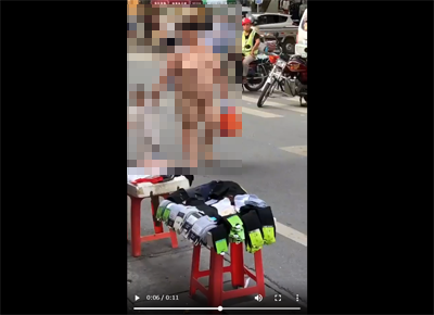 【動画】全裸で子供と商店街を歩くド変態若妻が撮影されるｗｗｗｗｗｗｗｗｗ