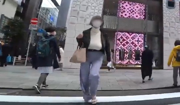 【動画】 街でくっそ胸がデカい女性が隠し撮りされ話題にｗｗｗｗ