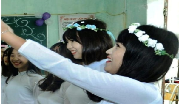 【画像】ベトナムの卒業式がエロすぎてなんJ民フル勃起ｗｗｗｗ【アオザイ】