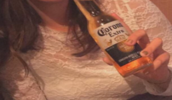 【動画像】こういう酒飲むと酔って発情する女っていいよなｗｗｗｗ