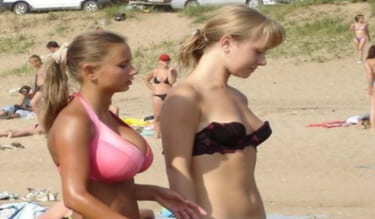【画像】とてつもなくエッチな爆乳JK、スウェーデンのビーチに出現するｗｗｗｗｗ