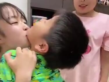 【画像あり】現在のTikTok、中学生の濃厚キスが流出してしまう