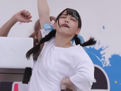 【悲報】 売れない地下アイドル、女性器をサービスしてしまう（画像あり）
