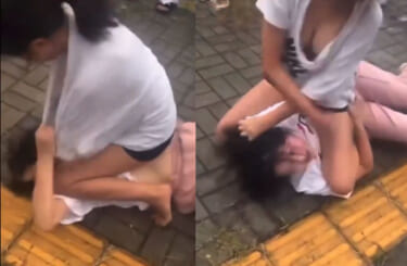 【閲覧注意】巨乳JC同士のドスケベコロシアム、痛そうなのは抜けない…（動画あり）