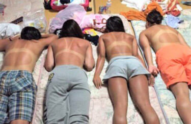 【画像】合宿中の女子水泳部、エッチなおふざけ写真が流出。油断しすぎだろ・・・