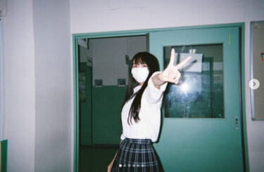 【画像】女子高生「この大きい胸がずっと嫌でした」⇒ ご覧くださいｗｗｗｗｗ