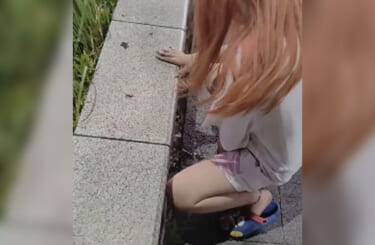 【動画】けっこう可愛いトー横女子さん、駅前で豪快に放尿ｗｗｗｗｗ