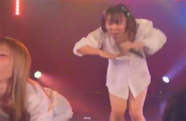 【動画】現役風俗嬢アイドル、客のチンポをステージでしゃぶり出すｗｗｗｗ