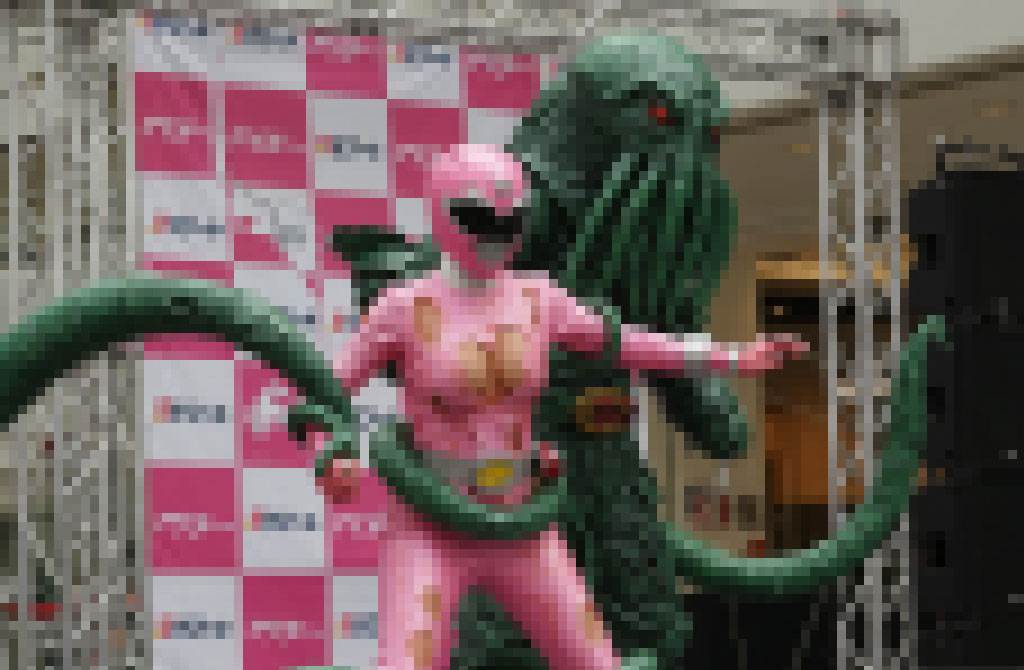 【画像】 子供向けのヒーローショーで親御さんが凍りつくハプニングｗｗｗｗ