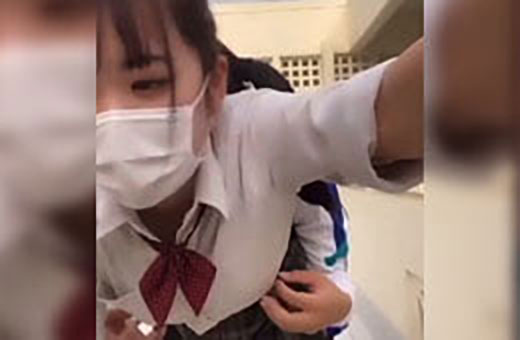 【動画】 彼氏持ちJKさん、彼氏以外に乳首をカリカリされてしまうｗｗｗｗｗ