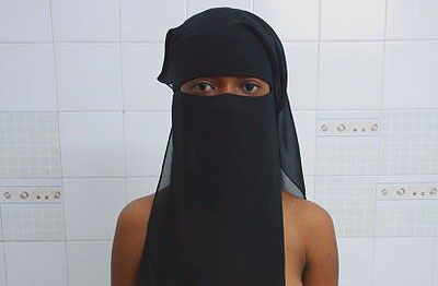 【画像】 イラン美女、どちゃくそデカい乳輪を晒すｗｗｗｗｗｗ