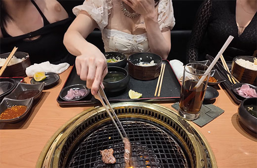 【動画あり】 ベトナムで超人気の風俗嬢（本番アリ）がコチラですｗｗｗｗｗ