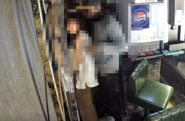 【画像】日本人女さん、ケバブ屋のトイレで黒人とセックスして店員に怒られる