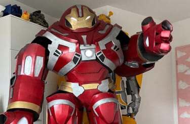 【画像】巨大アイアンマン、脱いだらボインのメスだったｗｗｗｗｗｗ